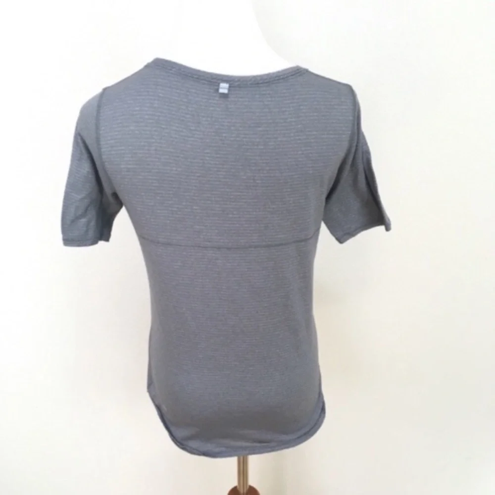 Lululemon Run Away Gray Leopard Animal Print Short Sleeve Top Shirt Women’s Sz 6